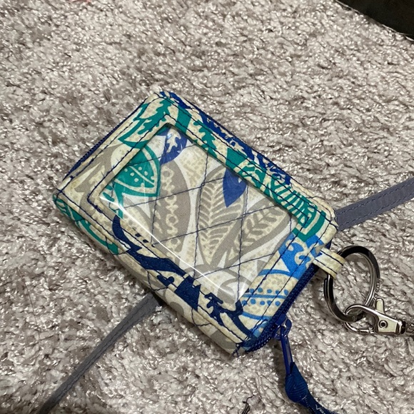 Vera Bradley Wallet with detachable grey lanyard - Picture 4 of 6